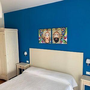 Camera standard con letto king size